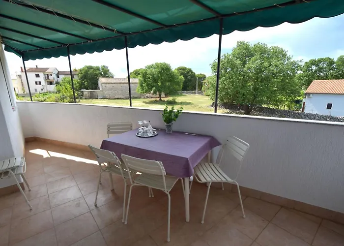 Tavcar2 Mit Eigenem Balkon By Interhome *