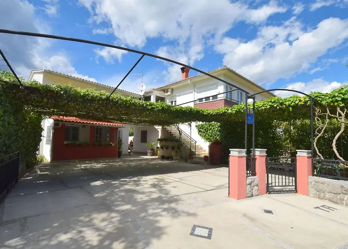 Tavcar2 Mit Eigenem Balkon By Interhome 아파트 *